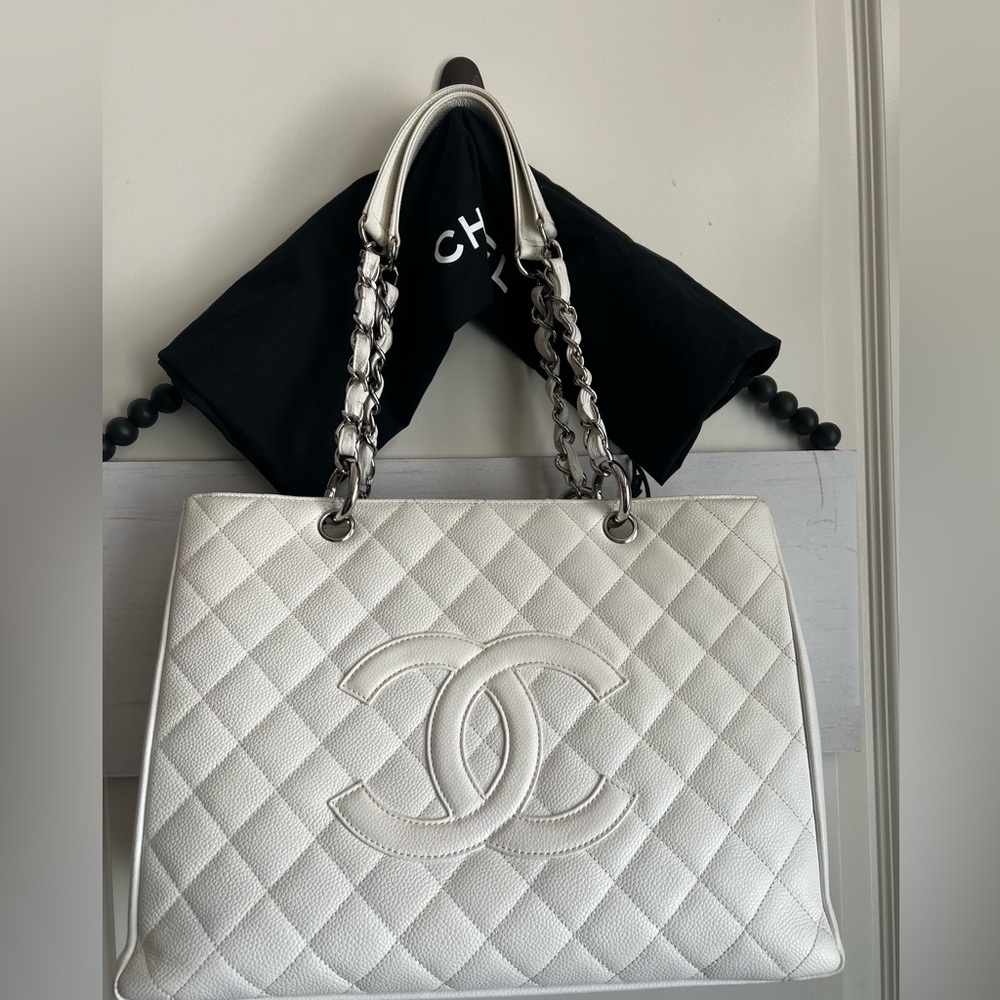 CHANEL White Quilted GST Shopping Tote Chain Caviar Leather Bag Purse Silver